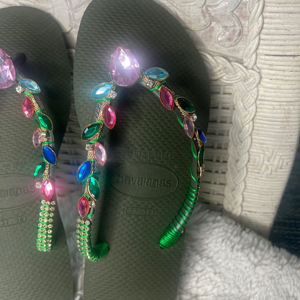 NWT Havaiana Handmade One of a Kind size 37/38 (7/8) Swarovski-like beads
